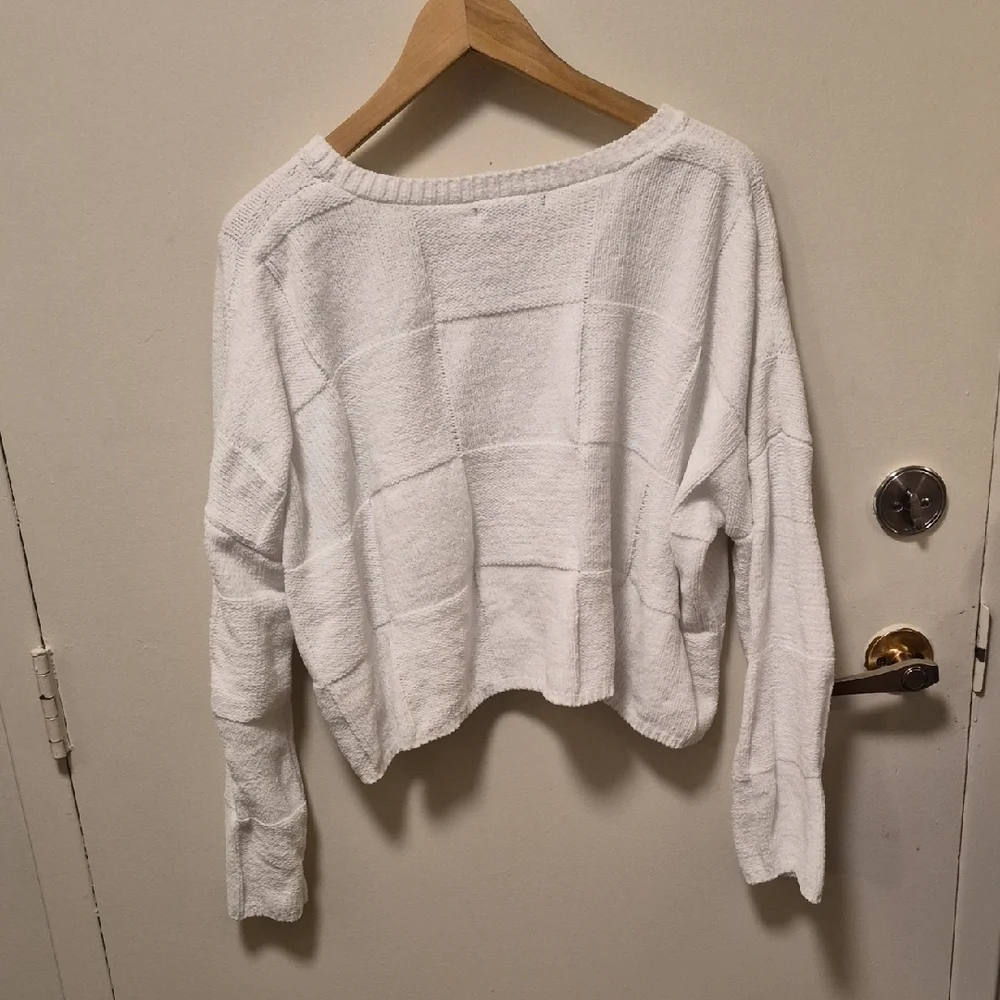 moon & madison White Crew Neck Sweater - Picture 4 of 5